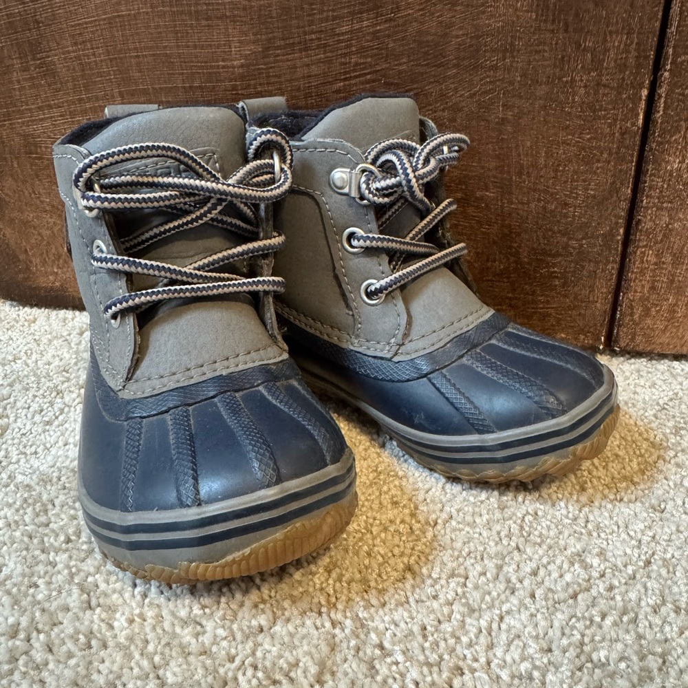 Sperry Kids' Gray and Black Boots